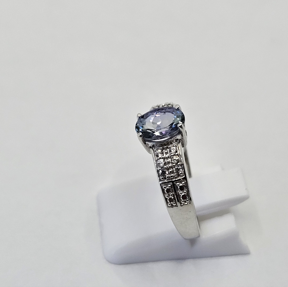 Genuine Tanzanite & Diamond Ring Sterling Silver Size 8! - Picture 4 of 12